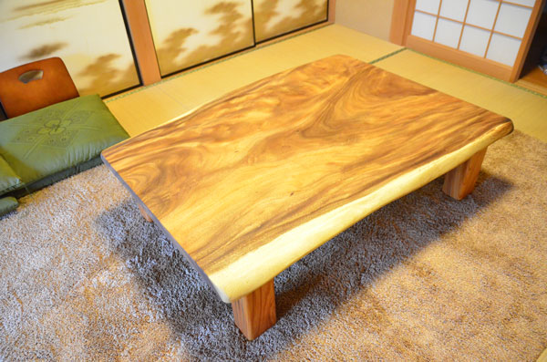 モンキーポッド一枚板座卓(松阪市H様邸） | 無垢一枚板テーブルの坂谷 