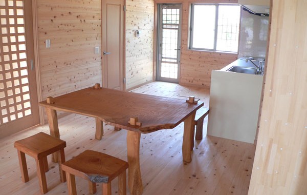 深谷木工　天然木　１枚板　テーブル　ちゃぶ台 昭和レトロ 深谷木工 木製 天然木 欅材 一枚板 脚付き 座卓