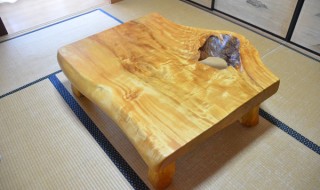 トチ穴あき一枚板座卓(津市N様邸)