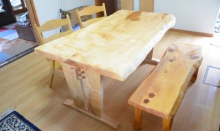 トチ一枚板ダイニングテーブル(伊勢市S様邸)