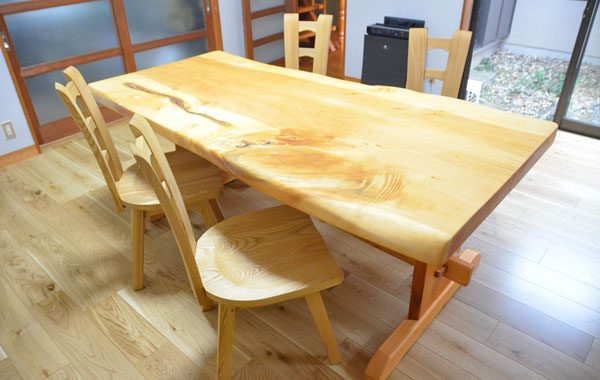昭和レトロ 深谷木工 木製 天然木 欅材 一枚板 脚付き 座卓 センターテーブル 昭和レトロ 深谷木工 木製 天然木 欅材 一枚板 脚付き 座卓