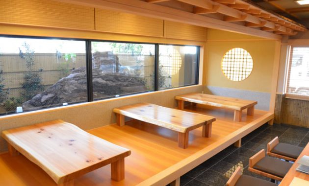 天然秋田杉一枚板座卓(松阪市　三谷うなぎ屋様）